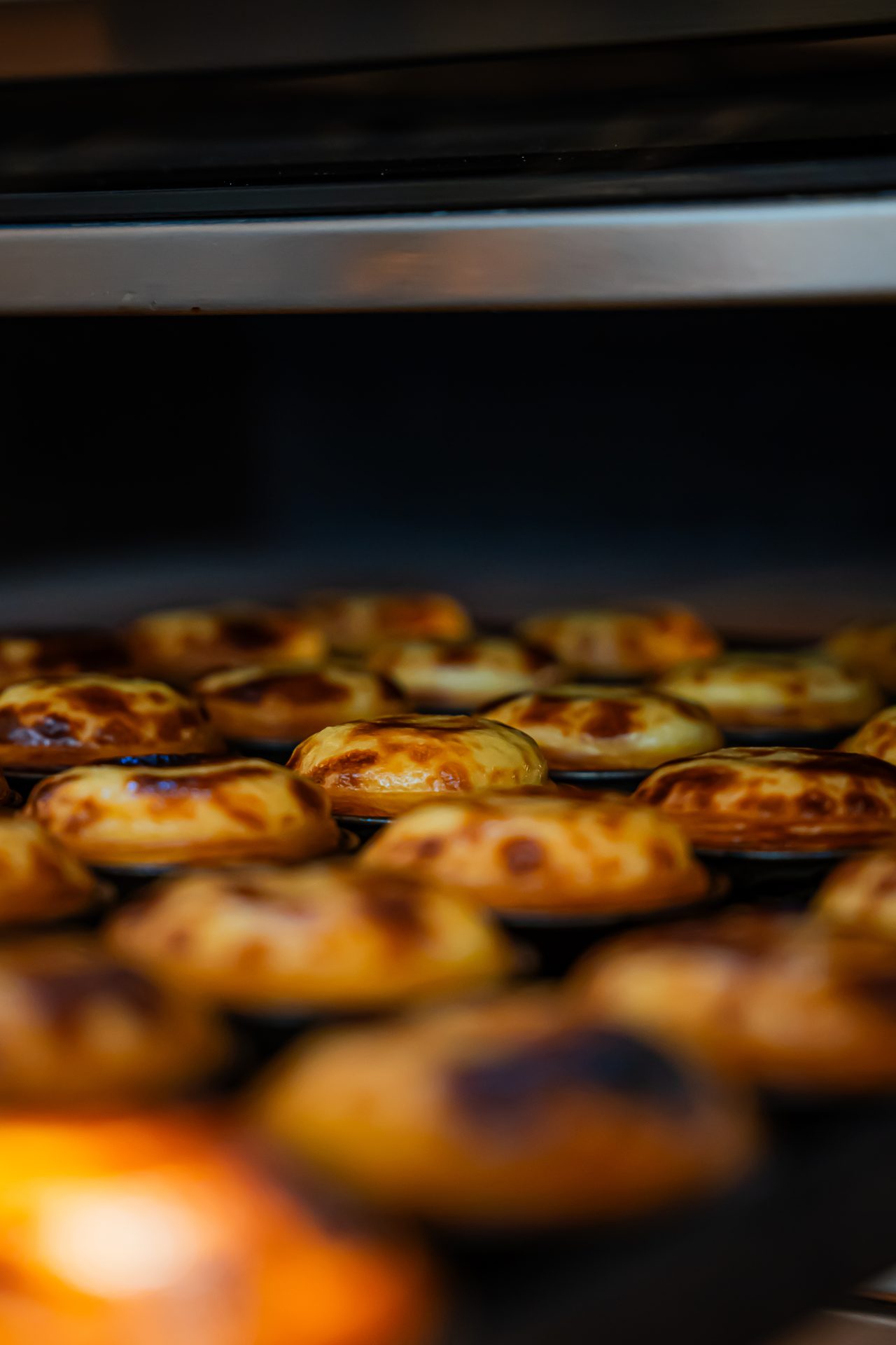 Fırın: pastel de nata üretimi